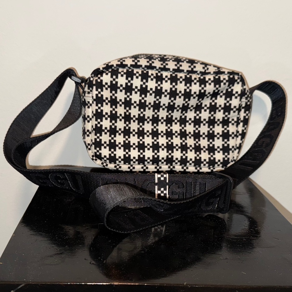 Baggu Cross Body Camera Bag